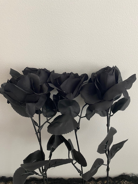 ROSES NOIRES